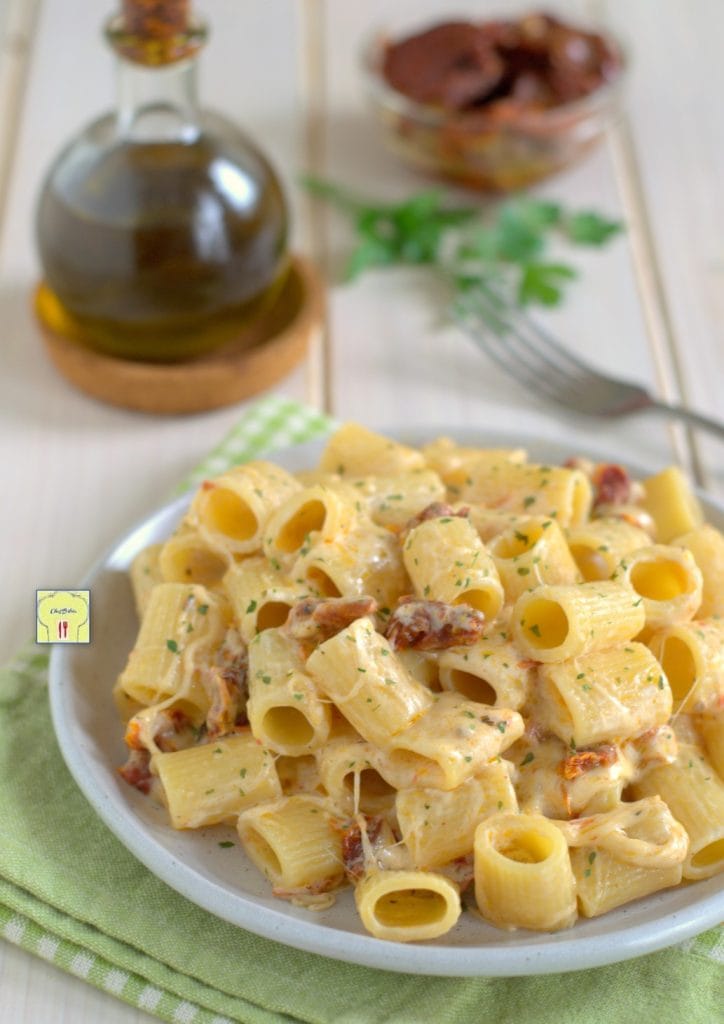 pasta mit getrockneten Tomaten und Fior di Latte gp
