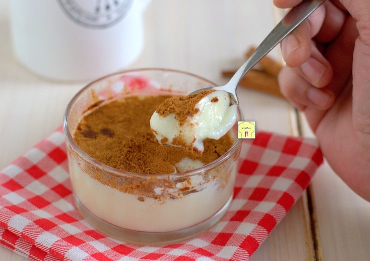 Pudding mit Milch und Zimt