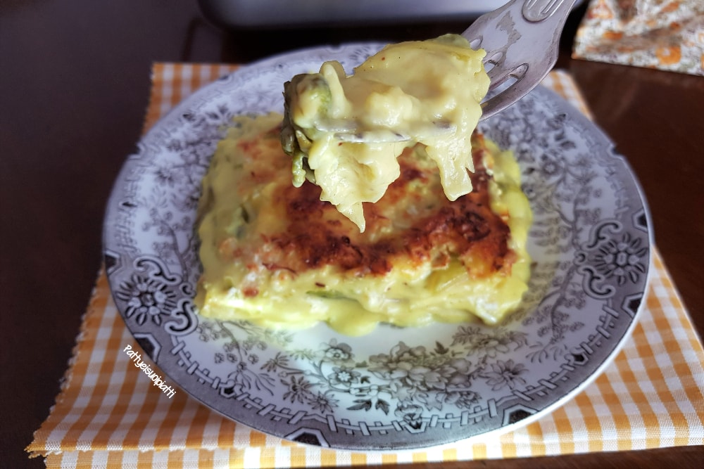 lasagne aus dem Ofen mit Spargel und Béchamel