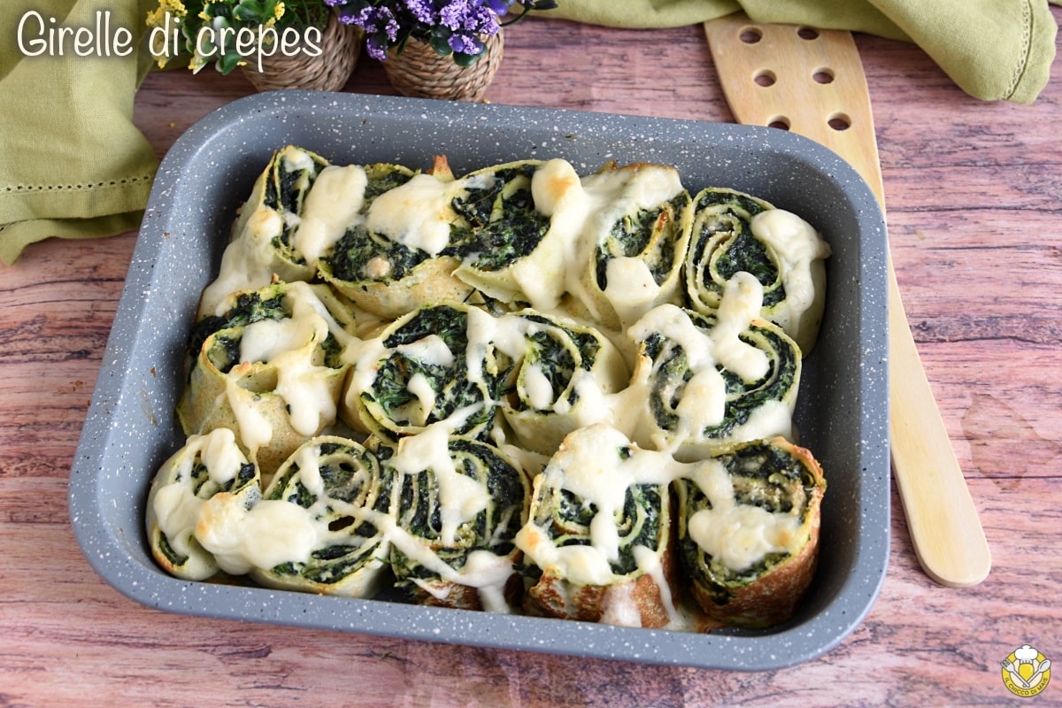 Rouladen aus Crêpes mit Ricotta und Spinat