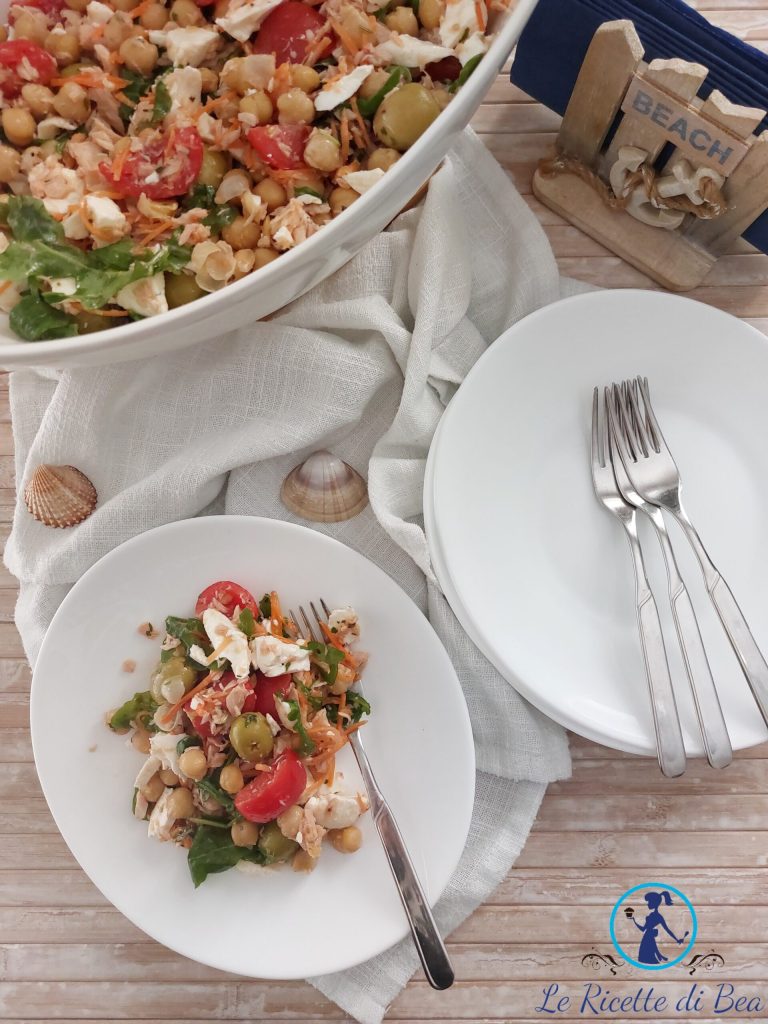 Salat mit Kichererbsen und Rucola