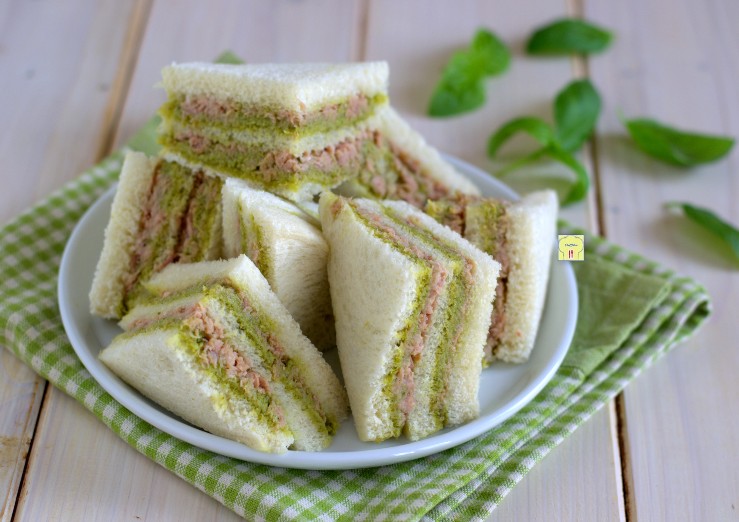 Sandwiches mit Thunfisch und Pesto