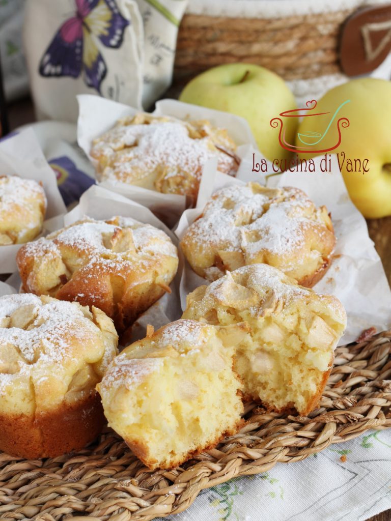 sehr flauschige Muffins mit Joghurt und Äpfeln