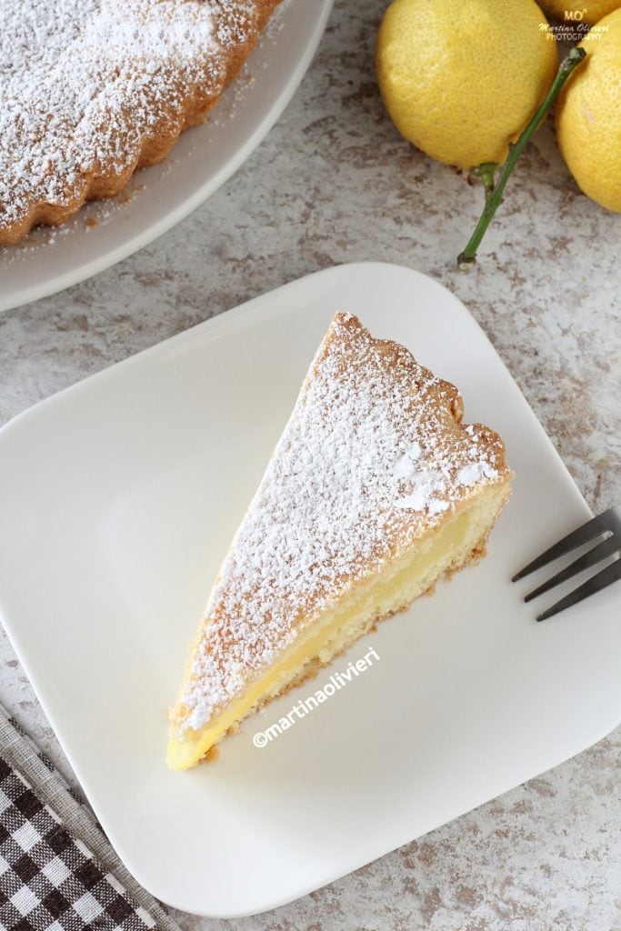 Torte mit Zitronencreme auf Wasserbasis