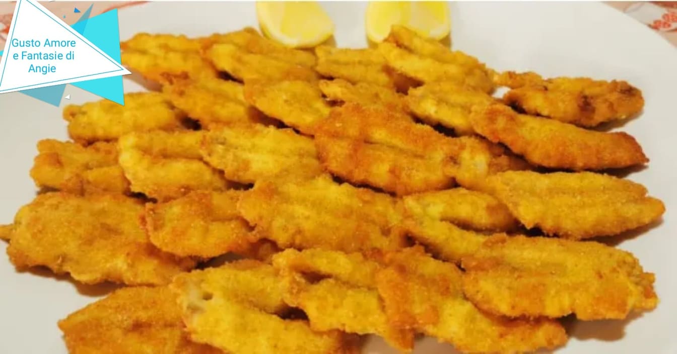 Panierte und frittierte Sardellen