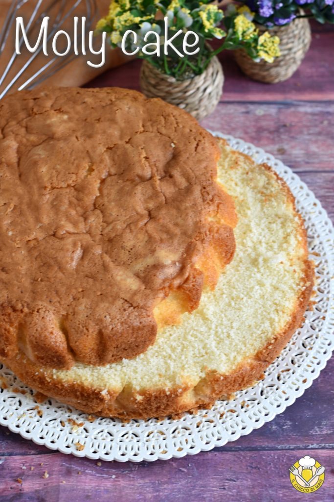 v_ Molly Cake oder Biskuit mit Sahne, Rezept für einen weichen Kuchen zum Füllen, der nicht nach Ei schmeckt, das Maiskorn