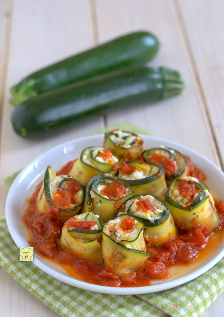 Zucchini-Röllchen in der Pfanne gp