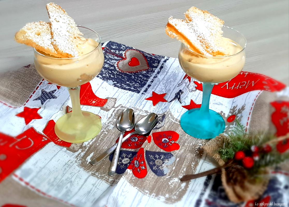 Pandoro in Glas mit Zabaione