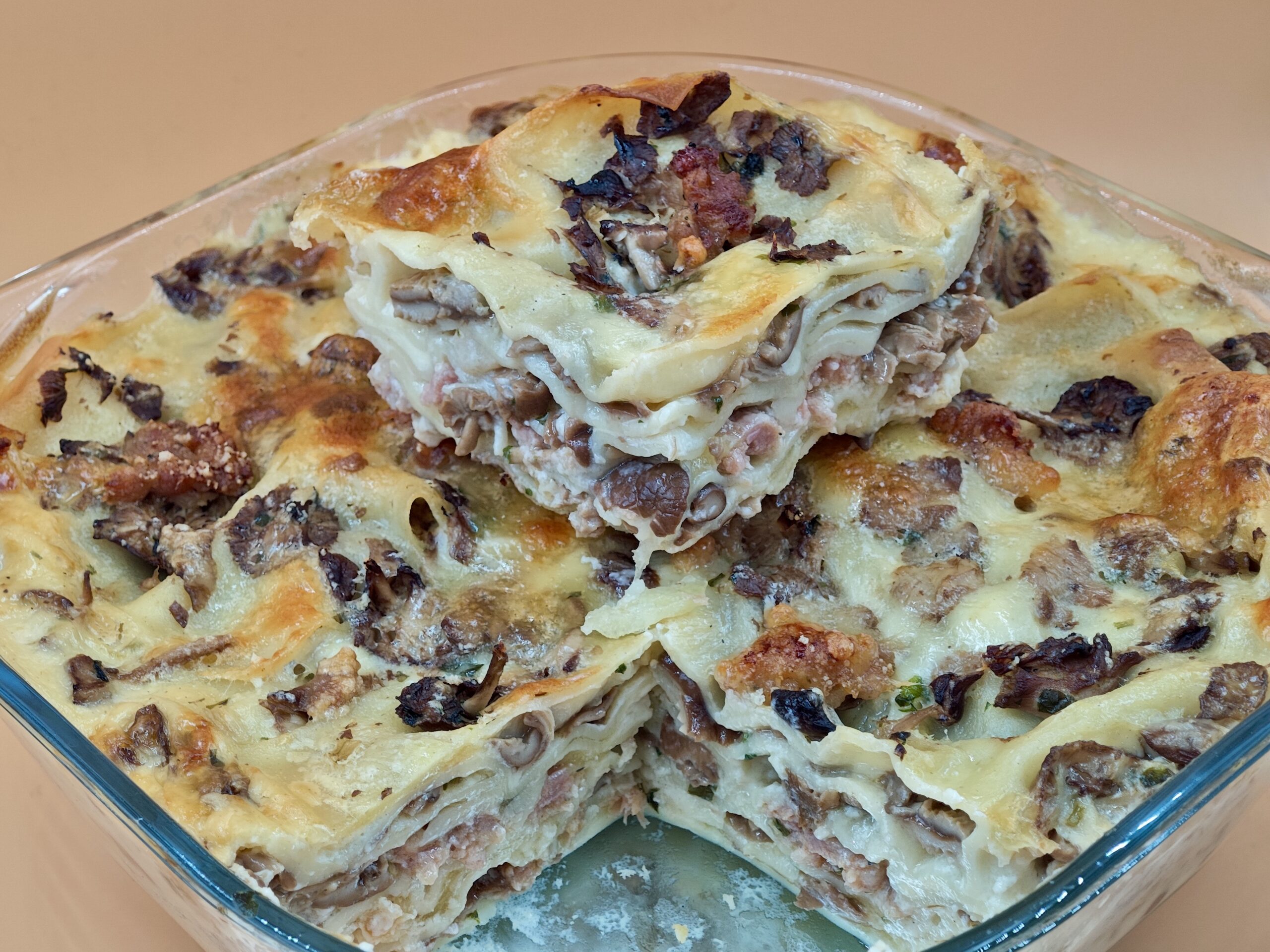 Lasagne mit Wurst und Pilzen: Cremiges und Leckeres Rezept