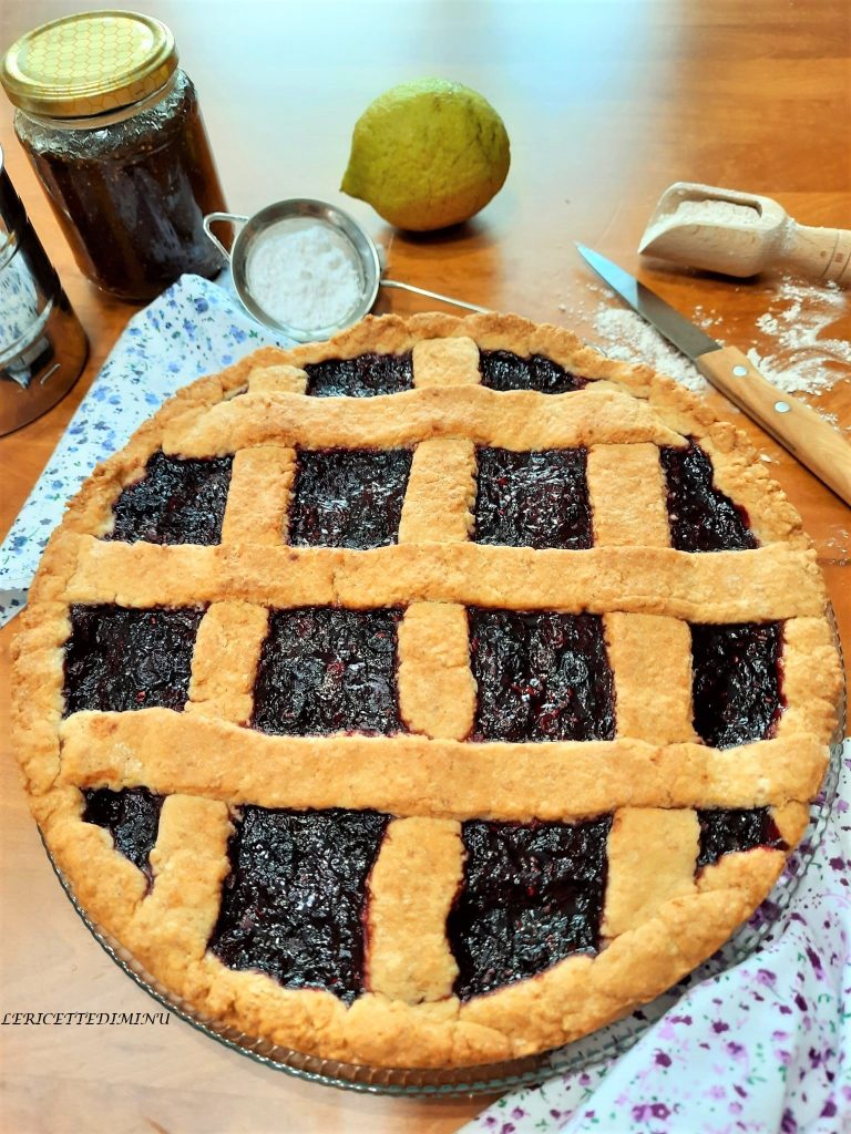 Halbvollkorn-Torte mit Waldfrüchten