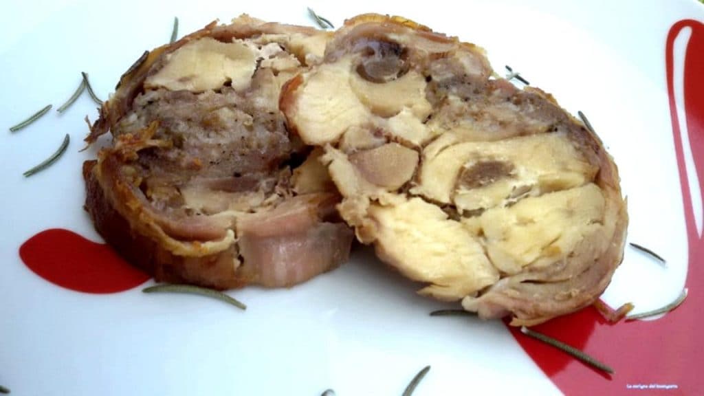 Gefüllter Kaninchenrollbraten