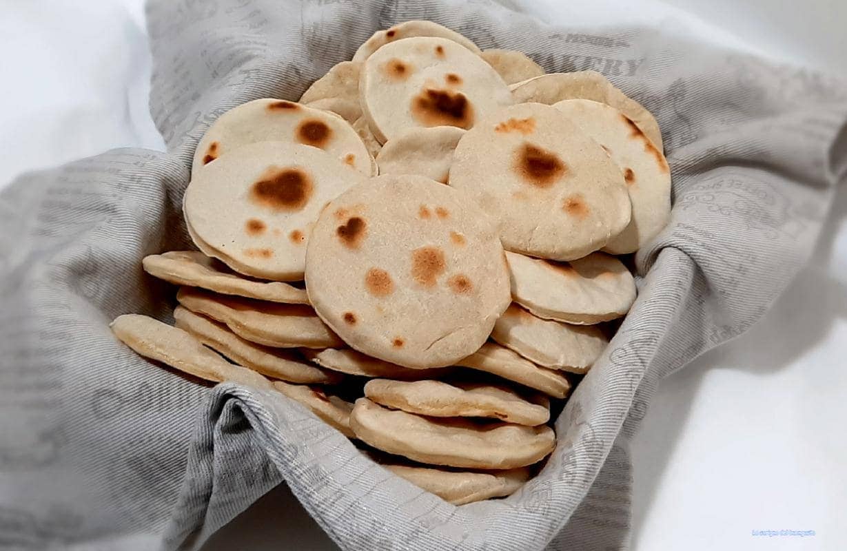 Schmackhaftes ungesäuertes Brot