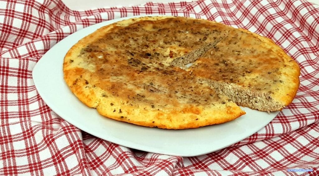 Omelett mit Thunfisch und Petersilie