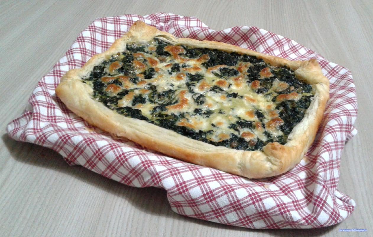 Herzhafte Torte mit Zichorie und Wurst