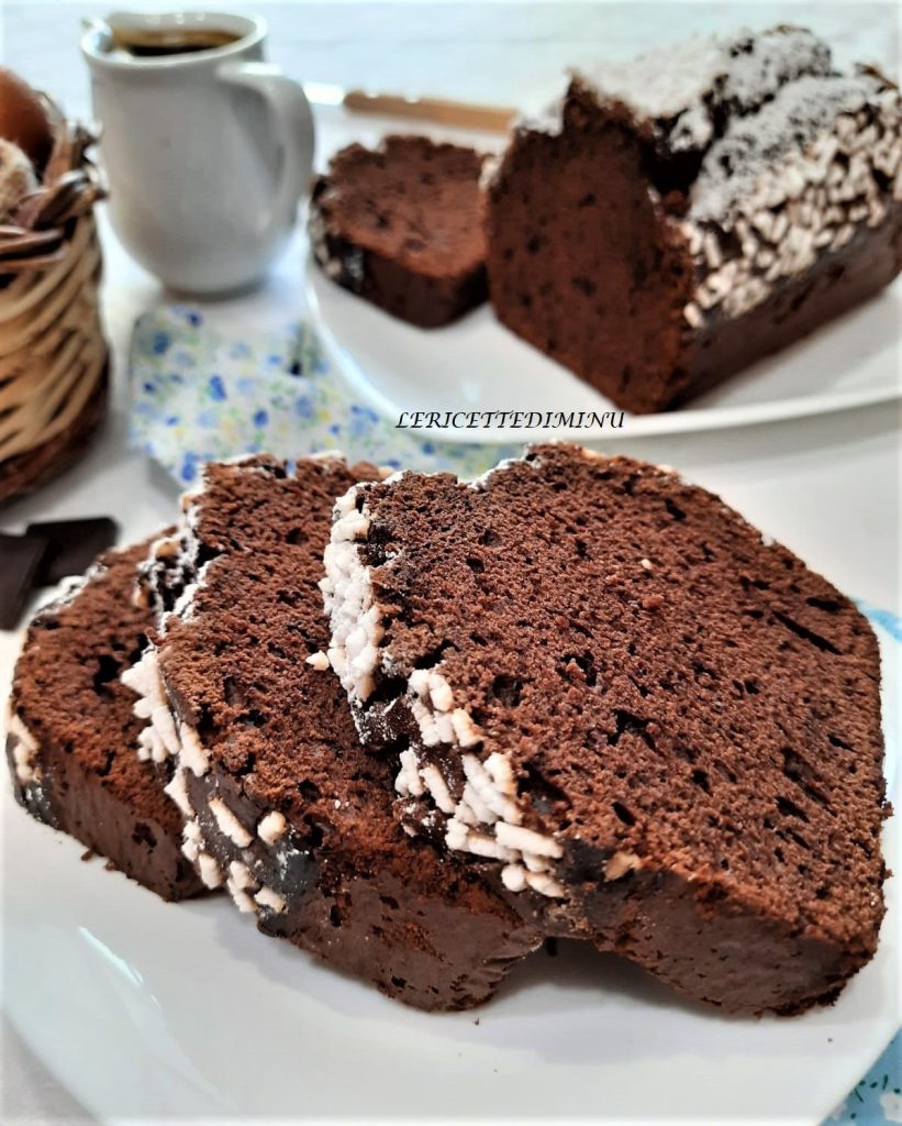 Schokoladenplumcake mit Zuckergranulat