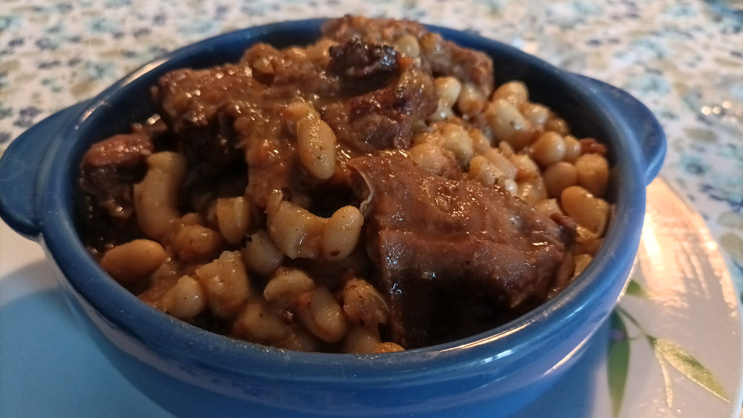 Ziegen- und Bohnenragout