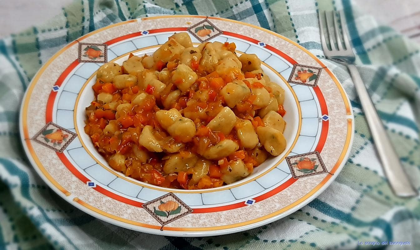 Grüne Gnocchi mit Gemüseragout