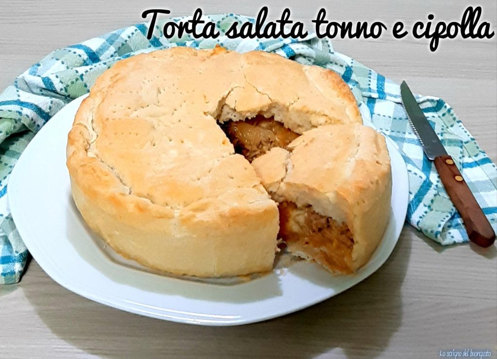 Herzhafter Kuchen mit Thunfisch und Zwiebeln