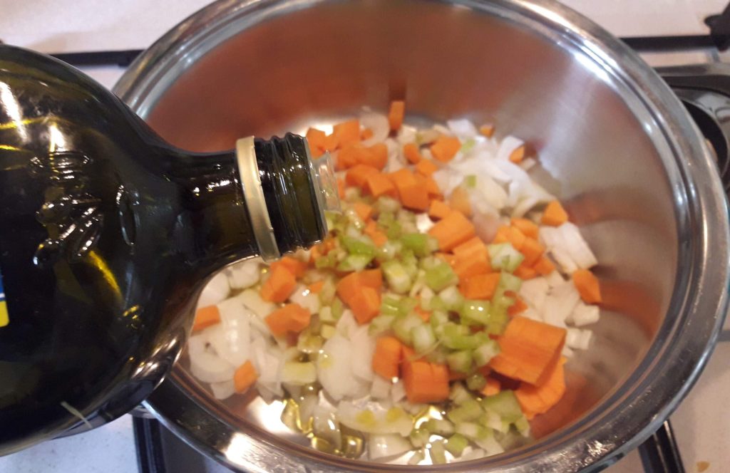 Cannellini-Minestrone-Suppe mit Brokkoli