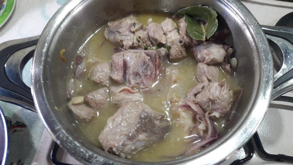 Lammgenovese, ein traditionelles Gericht