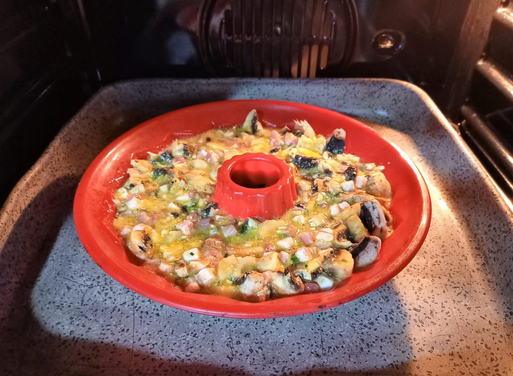 Pilz- und geräucherter Speck-Kranzkuchen