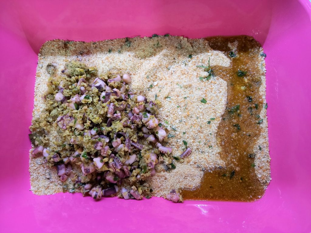 Gefüllte Tintenfische und Kalmare aus dem Ofen