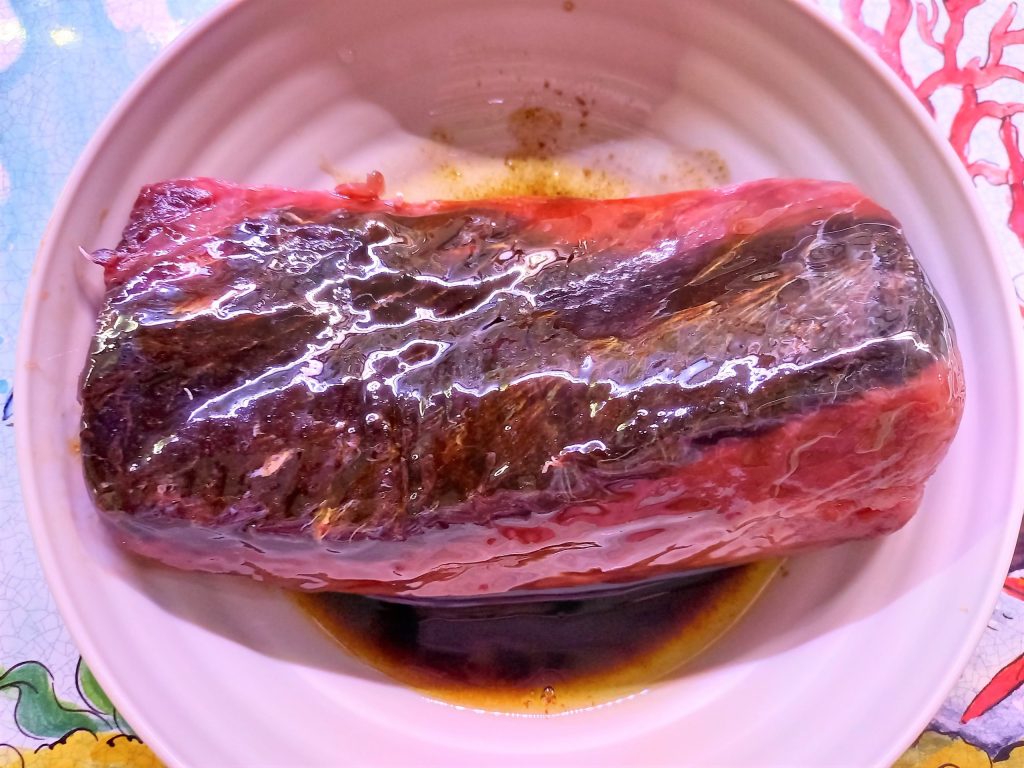 Tataki vom Thunfisch Teriyaki und Sesam