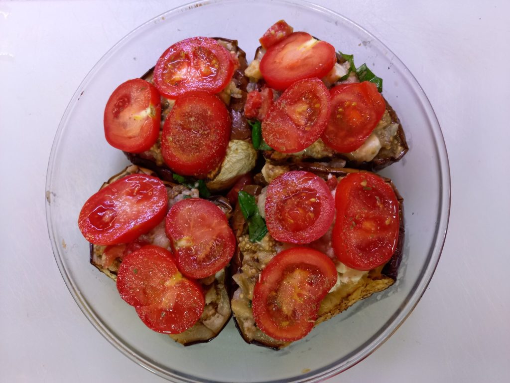 Auberginen-Cup à la Caprese im Ofen