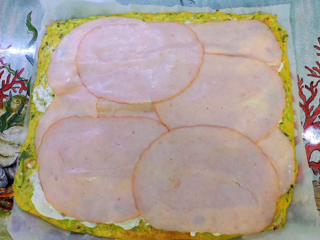 Omelett-Rolle mit leichten Zucchini