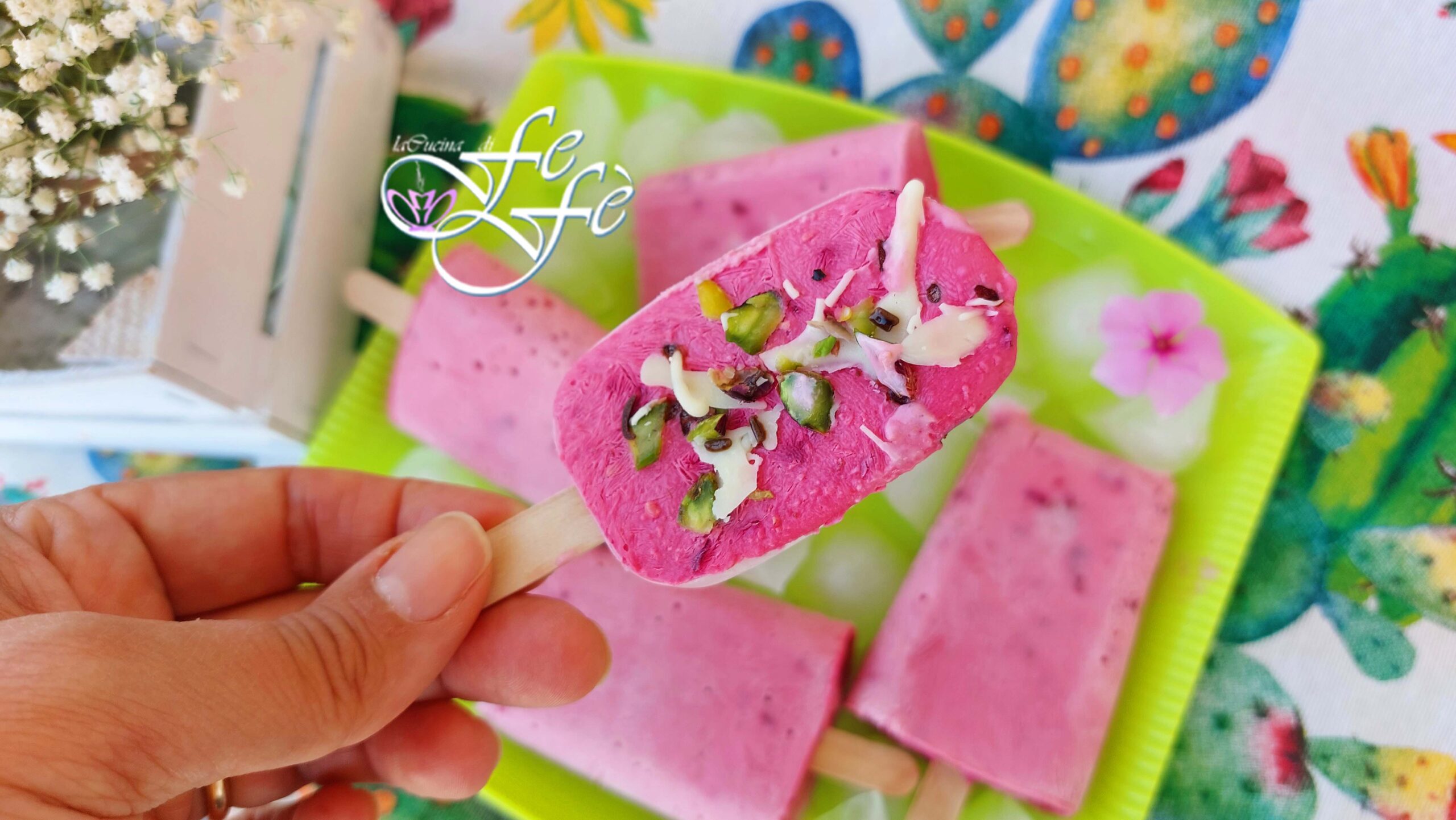 HAUSGEMACHTE BEERENFRUCHT-EIS AM STIEL (Fitness-Rezept)