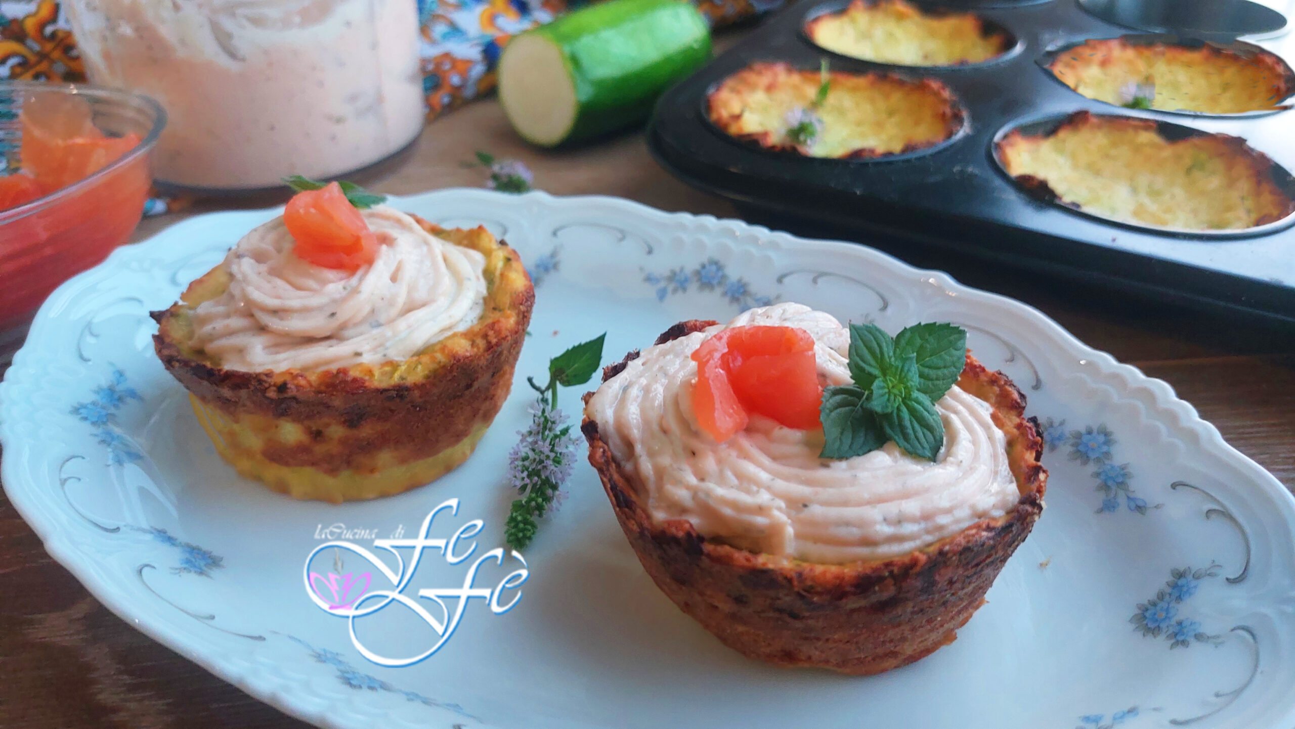 GEFÜLLTE ZUCCHINIKÖRBCHEN MIT LACHS-MOUSSE (Glutenfreies Rezept)