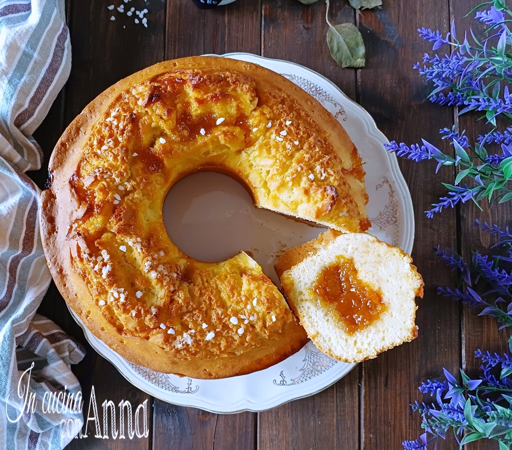 Wolkenkuchen mit Marmelade
