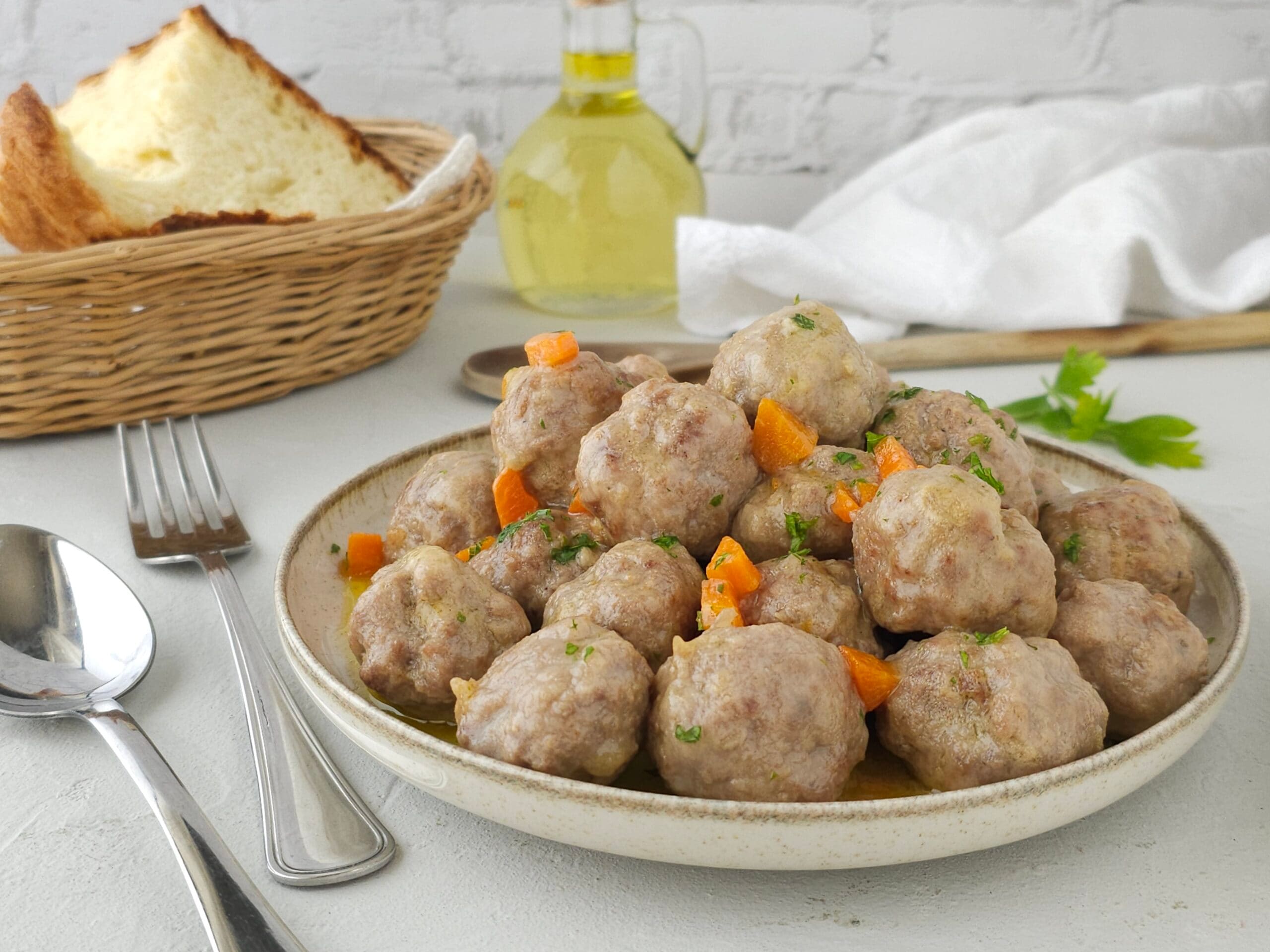 Frikadellen in Soße