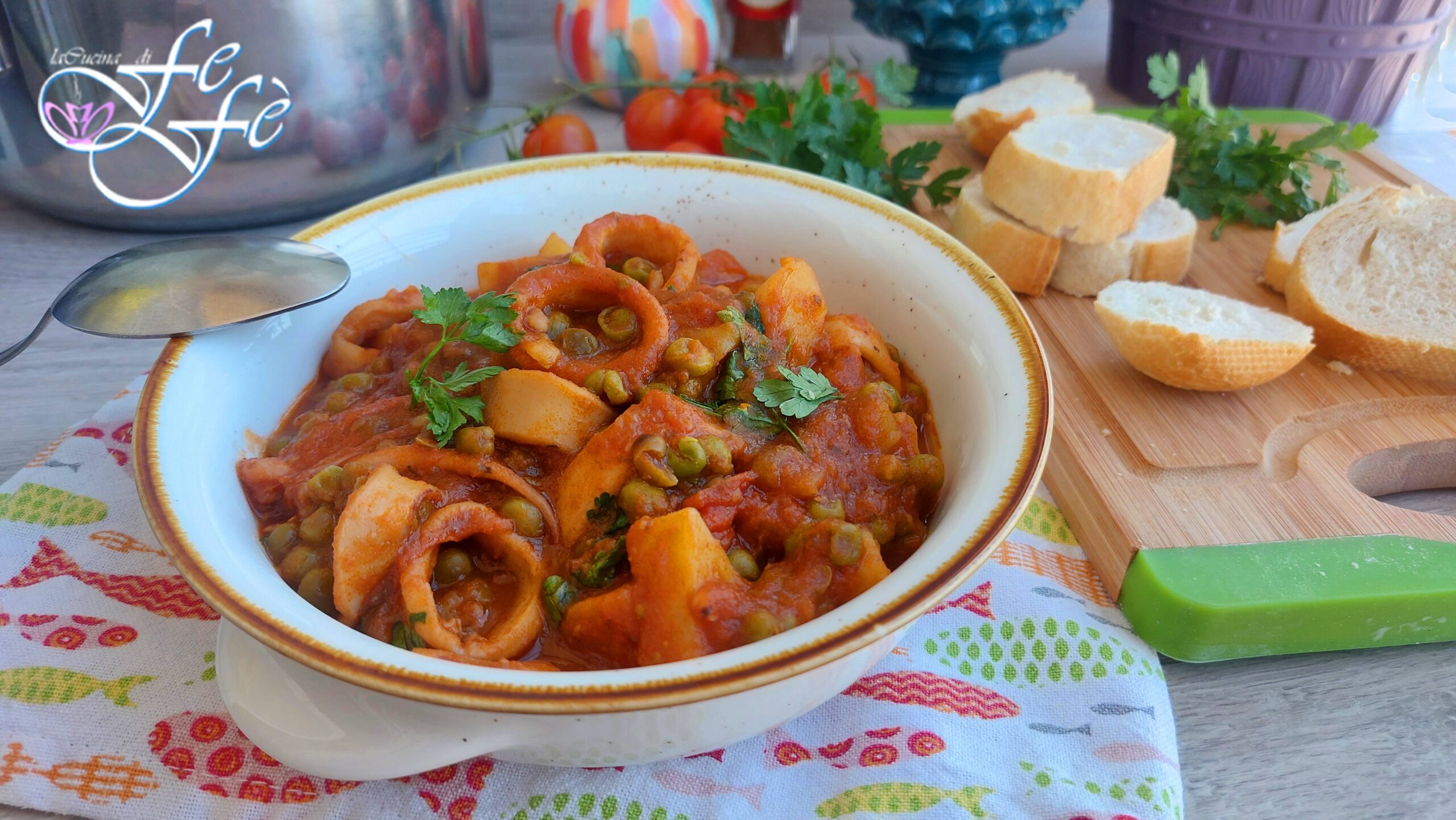 KALAMARI MIT KARTOFFELN UND ERBSEN IM SCHMORBRATEN