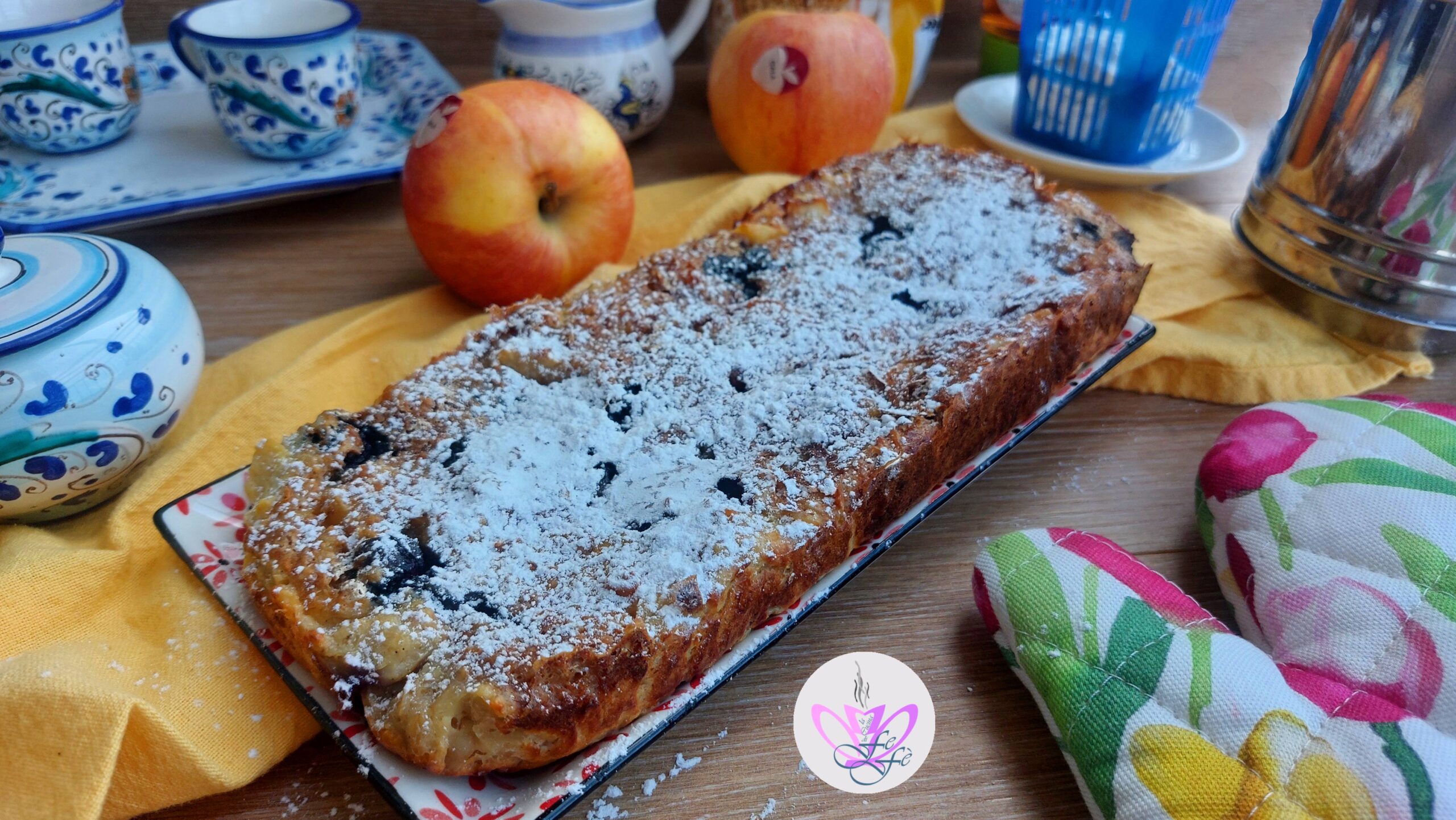 PORRIDGE-KUCHEN MIT HAFER, ÄPFELN UND HEIDELBEEREN (Rezept ohne Butter und Mehl)