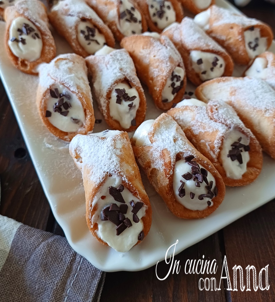 SIZILIANISCHE CANNOLI