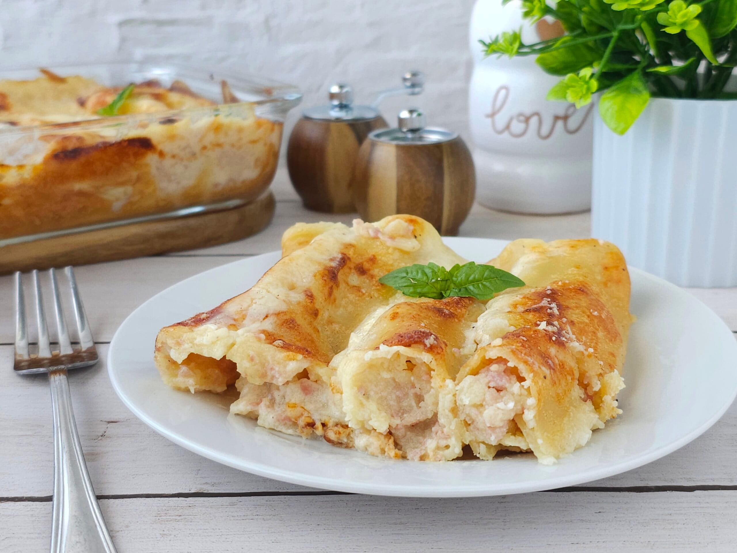 Cannelloni gefüllt mit Kartoffeln und Mortadella