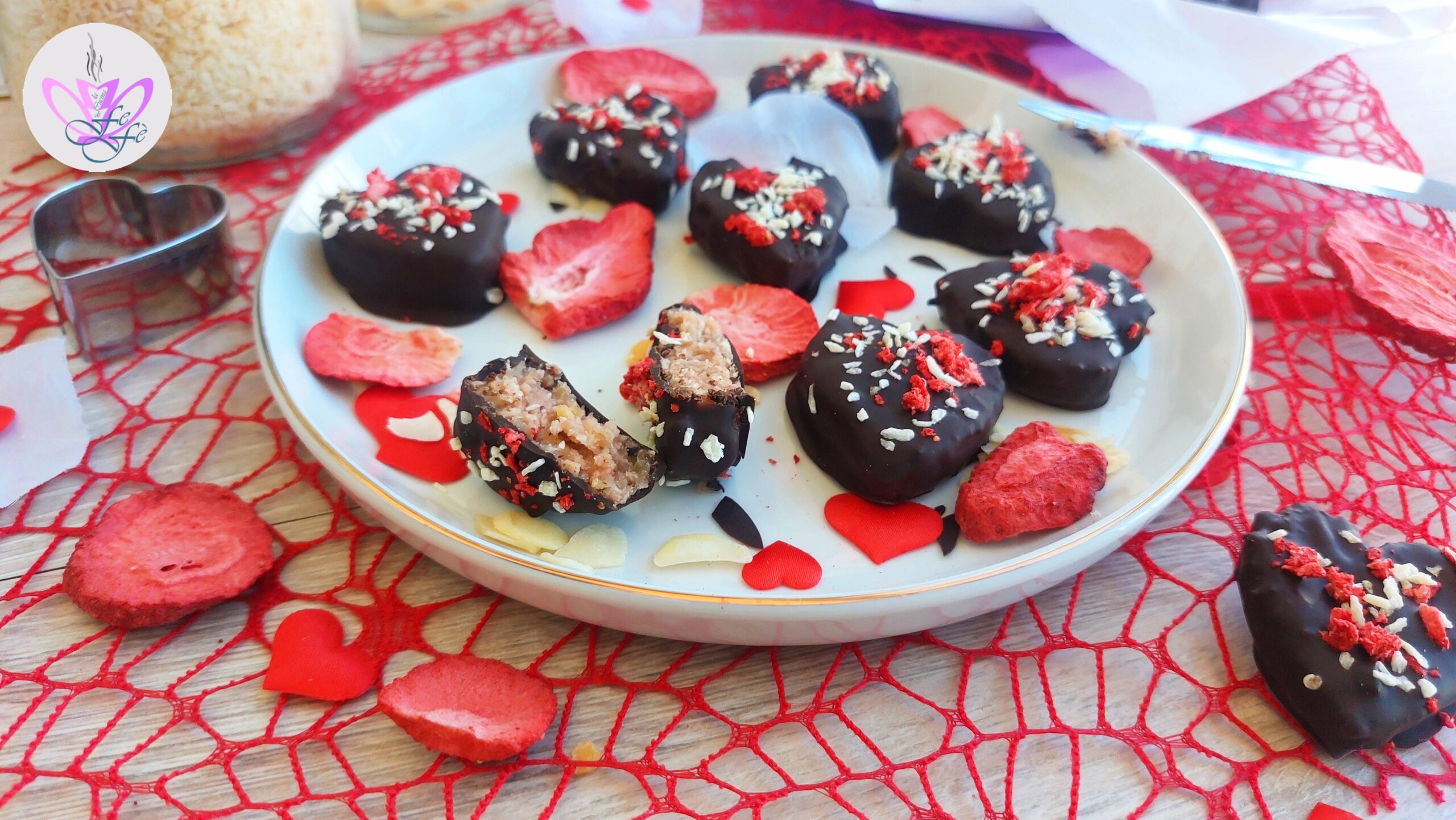 VALENTINSTAG-TRÜFFEL MIT ERDBEEREN, KOKOS UND SCHOKOLADE