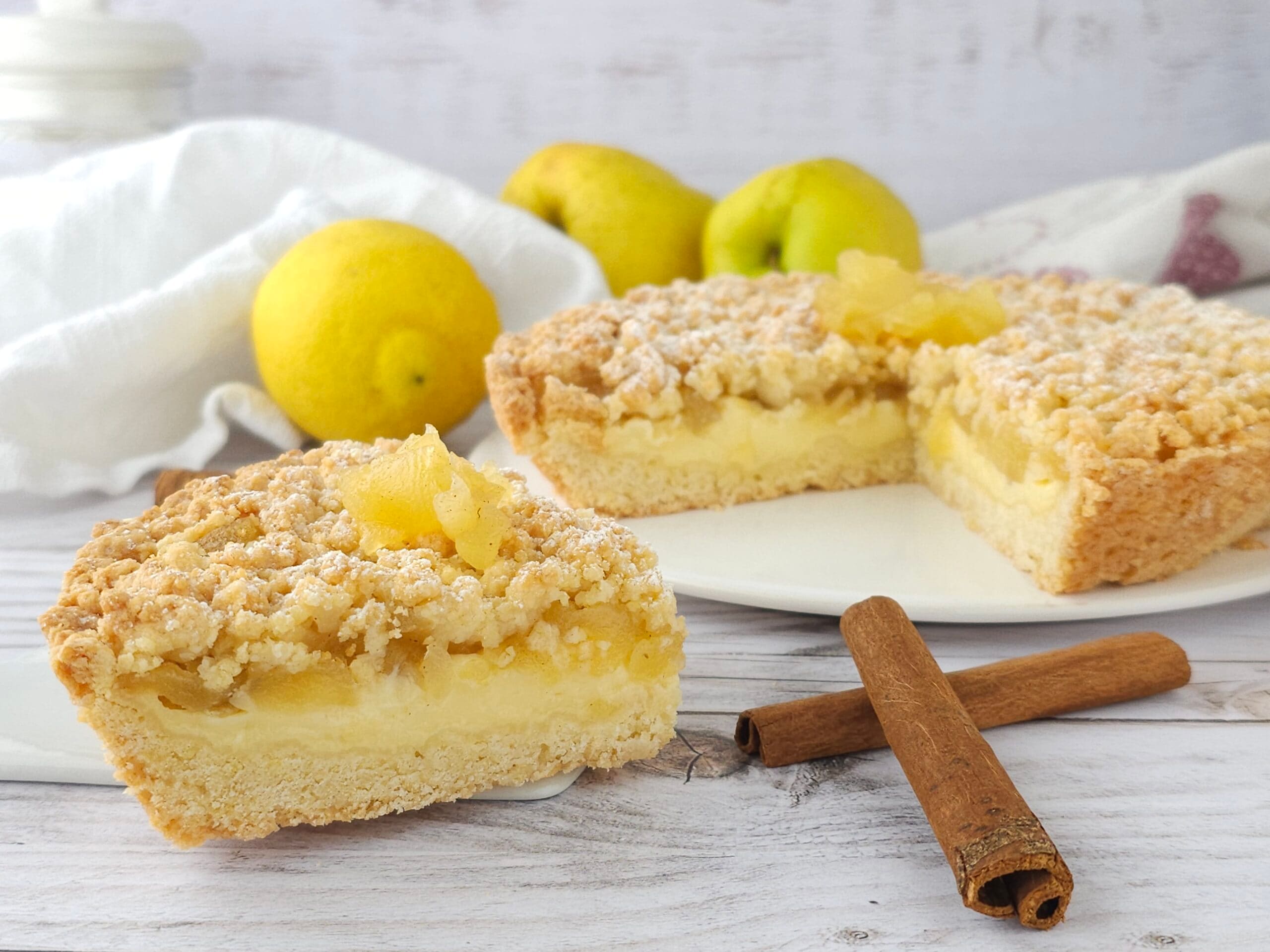 Apfel-Streuselkuchen mit Zitronencreme