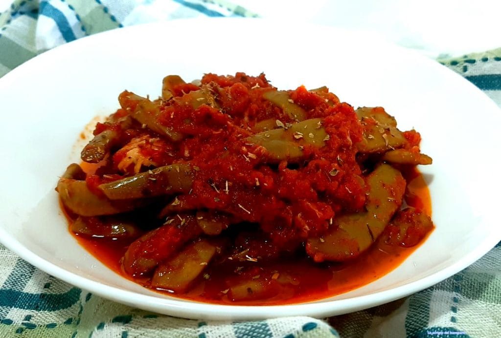 Zuckerschoten in Tomatensauce