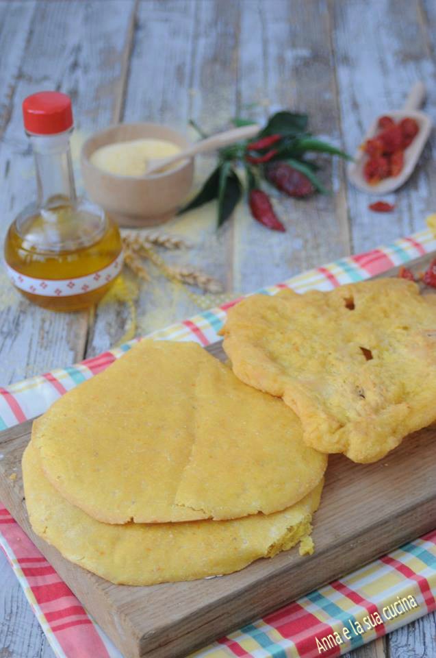 Maisfladen oder kalabrische Pizzate