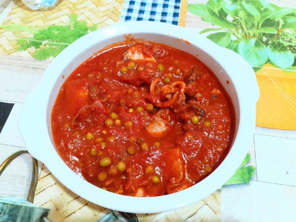 Sepia in Tomatensauce mit Erbsen im Schnellkochtopf