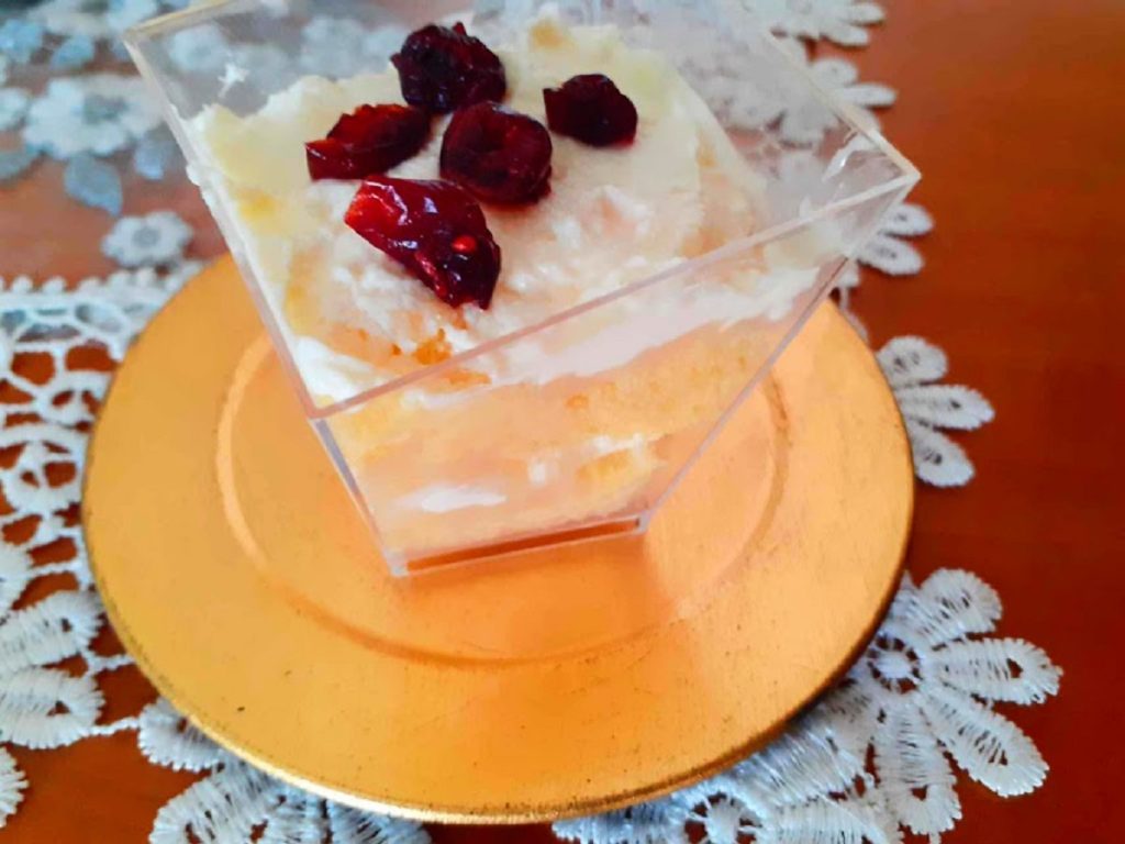 Gefüllter Pandoro mit feiner Zitronen-Ricotta-Creme