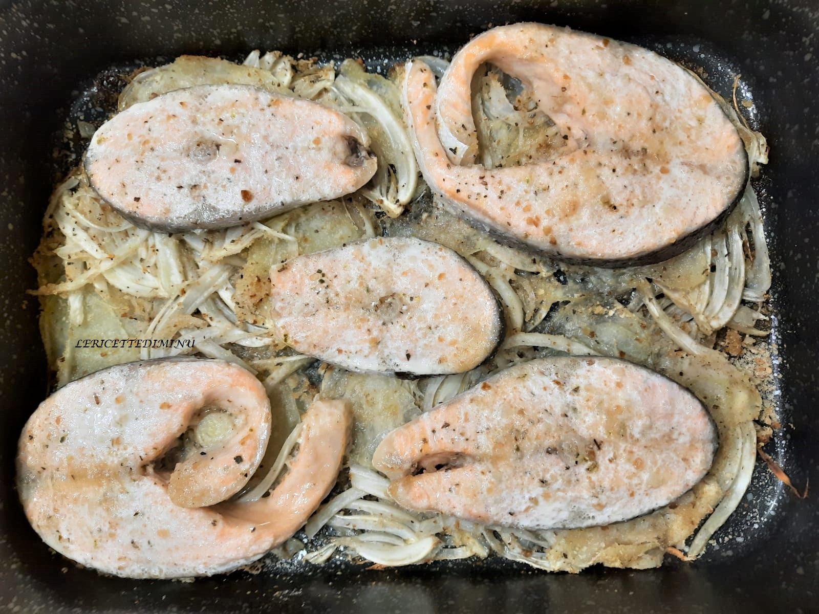 Gebackener Lachs mit gratinierten Kartoffeln und Fenchel