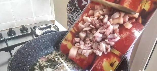 Norma mit Schwertfisch aus der Meerenge