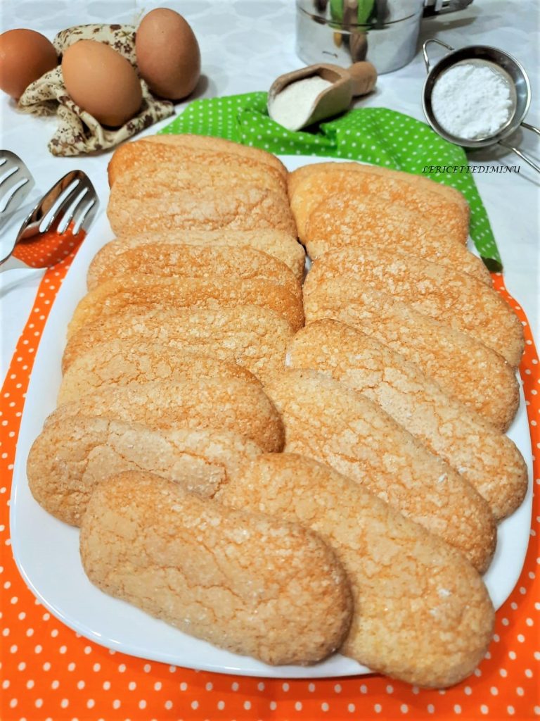 Hausgemachte Löffelbiskuits für Tiramisù