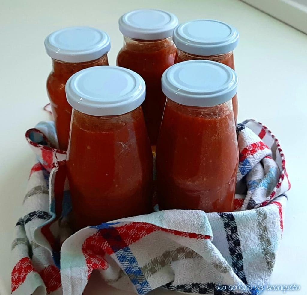 Hausgemachte Tomatenpassata