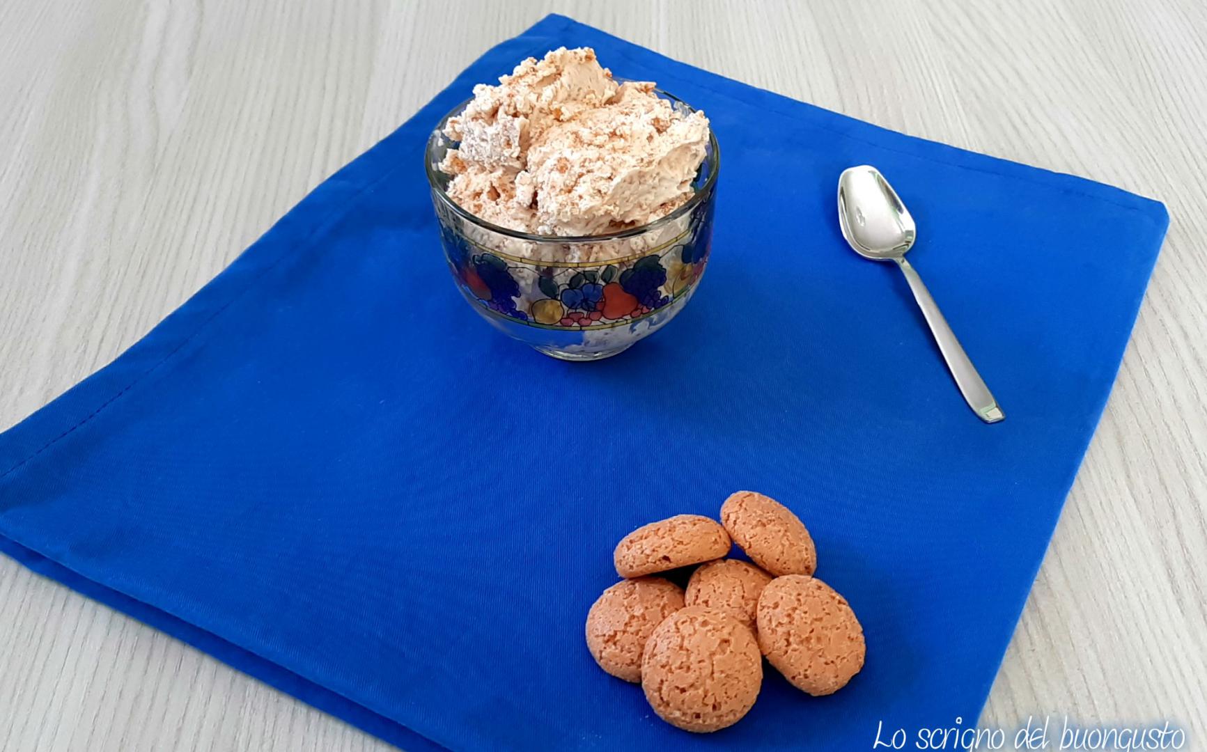 Amarettogelato ohne Eismaschine