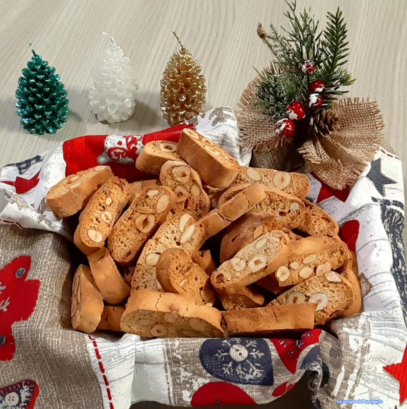 Nussfruchtkekse mit Honig