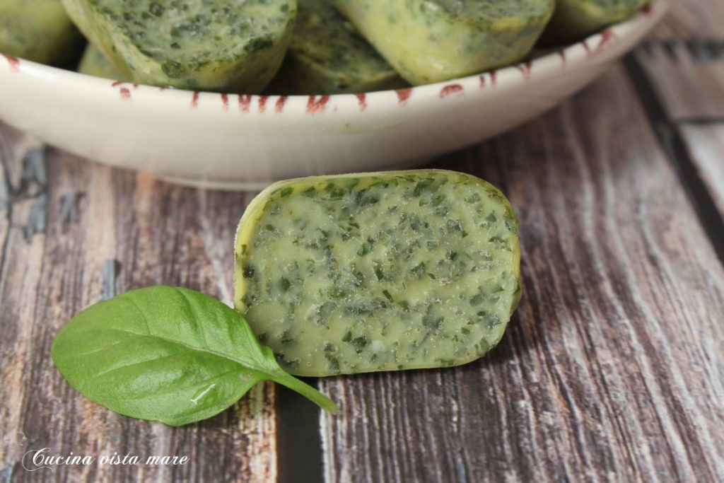 Basilikumbrühwürfel Küche mit Meerblick